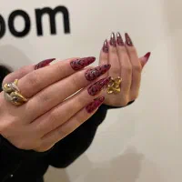 آموزش ناخن و خدمات سالنی ب صورت تخصصی