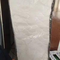 دوعددتشک تخت بچه نو هنوز باز نشده