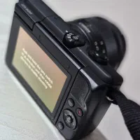 دوربین عکاسی بدون آیینه کنون m200