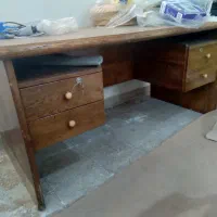 میز تحریر بزرگ چوبی کشو دارمحکم قفل دار کار