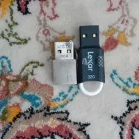 دوعدد فلش ۳۲ ،۸گیگ ۵۰۰تومن