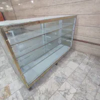 ویترین کیک و شیرینی