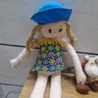 تعدادی عروسک|اسباب‌بازی بچه|اراک, |دیوار