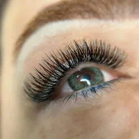 کاشت مژه و فیشیال پوست