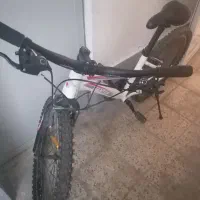 دوچرخه|دوچرخه، اسکیت، اسکوتر|پرند, فاز ۰|دیوار