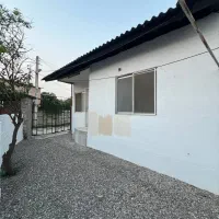 ویلا با بنای قدیمی ۱۲۰پروانه سند داخل بافت قیمتش .