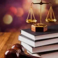 وکیل پایه یک دادگستری با مشاوره کاملا رایگان