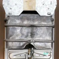 .باسلام ابگرمکن دیواری پکیج خراب فرسوده برمیدارم.