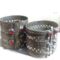 دستبند عطیقه کمیاب جنس نقره آلمانی با نگین های اصل