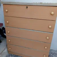 دراور ۵کشو و کتابخانه هردو سالم هستند