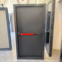 درب حریق با جک ارام بند و پنیک