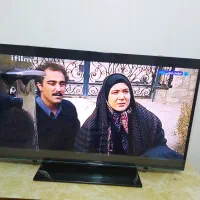 تلویزیون ۴۲اینج ال ای دی دوو سالم درحد نو در صحنه