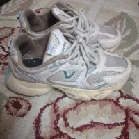 کفش کتونی|کیف، کفش، کمربند|گرگان, |دیوار