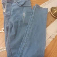 تعدادی  شلوارپسرانه ومردانه وپیراهن