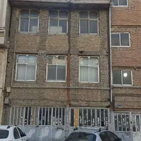 ساختمان 2 طبقه مسکونی با پارکینگ و زیر زمین