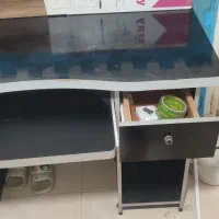 میز تحریر .کامپیوتر