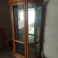 کمد چوبی شیشه ای