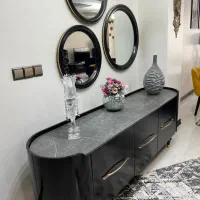 کنسول مشکی به همراه سه آینه دایره