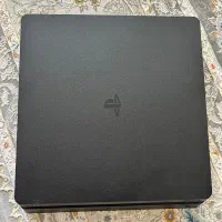 دستگاه PS4 در حد نو.