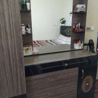تخت و میز آرایش میز چرخ خیاطی|تخت و سرویس خواب|اصفهان, شهریار|دیوار