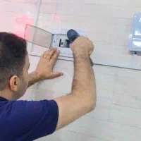 برقکار ساختمان (خورده کاری) با لوازم برقی