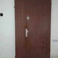 درب ورودی ساختمان