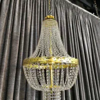 لوستر گلابی/ تالار تشریفات باغ