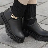 کتونی و صندل