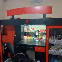 تخت بچه به همراه میز کامپیوتر و جا لباسی