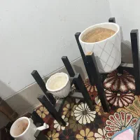 گلدان و پایه ی گل