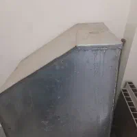 منبع آب فلزی
