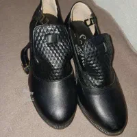 کفش سایز ۳۷