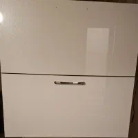 یک عدد کابینت سفید اکلیلی