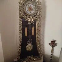 ساعت ایستاده و یک عدد میز تلفن جنس برنز