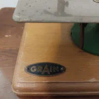 چرخ خیاطی قدیمی انگلیسی با قدمت بالای 80 سال|کلکسیون اشیاء عتیقه|تهران, جنت‌آباد مرکزی|دیوار