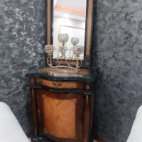 کنسول و آینه