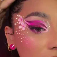 مک آپ آرتیست حرفه ای