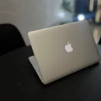 مکبوک پرو اپل Corei5 صفحه رتینا 2K رم 8 درحد آک