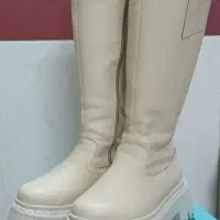 بوت زنانه چرم با زیره راحت و دوخت داخل درجه1سایز40