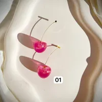 گوشواره گیلاسی در دو رنگ