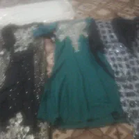 سه عدد لباس مجلسی هر کدام پانصد رنامه دیوار