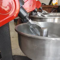 خمیرگیر ۳۰ کیلویی صنعتی خمیر گیر همزن