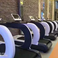 تردمیل باشگاهی غول پیکر لند فیتنس