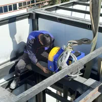 کارگرساده و کارآموز آسانسور