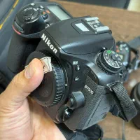 دوربین d7500 nikonمیکروفن یقه ای سنهایزرSennheiser|دوربین عکاسی و فیلم‌برداری|تهران, فلسطین (میدان انقلاب)|دیوار
