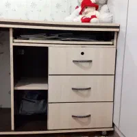 میز کامپوتر تمیز بدون خط و خش