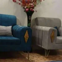 مبل راحتی زیبا با کیفیت همراه میز عسلی