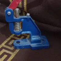 دستگاه دکمه زن