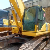 بیل کوماتسو  220 مدل 2010 و لاستیکی هیوندا 200