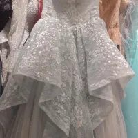 لباس عقدی درحد نو فقط ۳،۰۰۰،۰۰۰